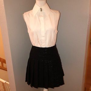 CHANEL Sleeveless Button-Down Shirt